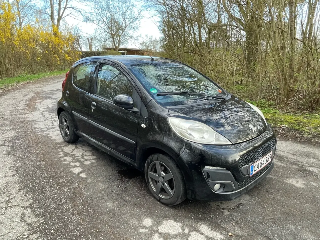 Billede 1 - lille fint økonomisk bil