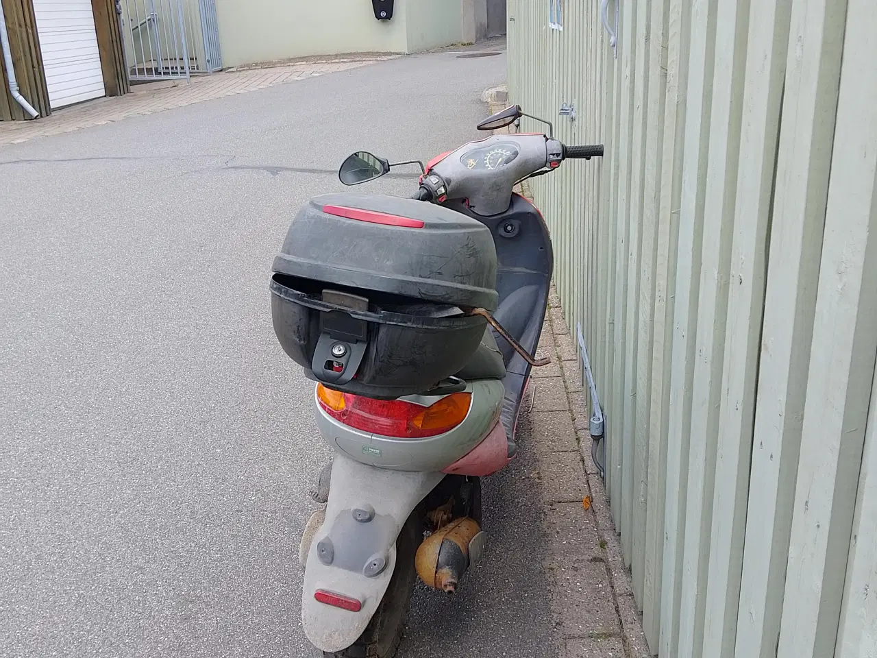 Billede 1 - Scooter 45 papir haves starter kun lige.