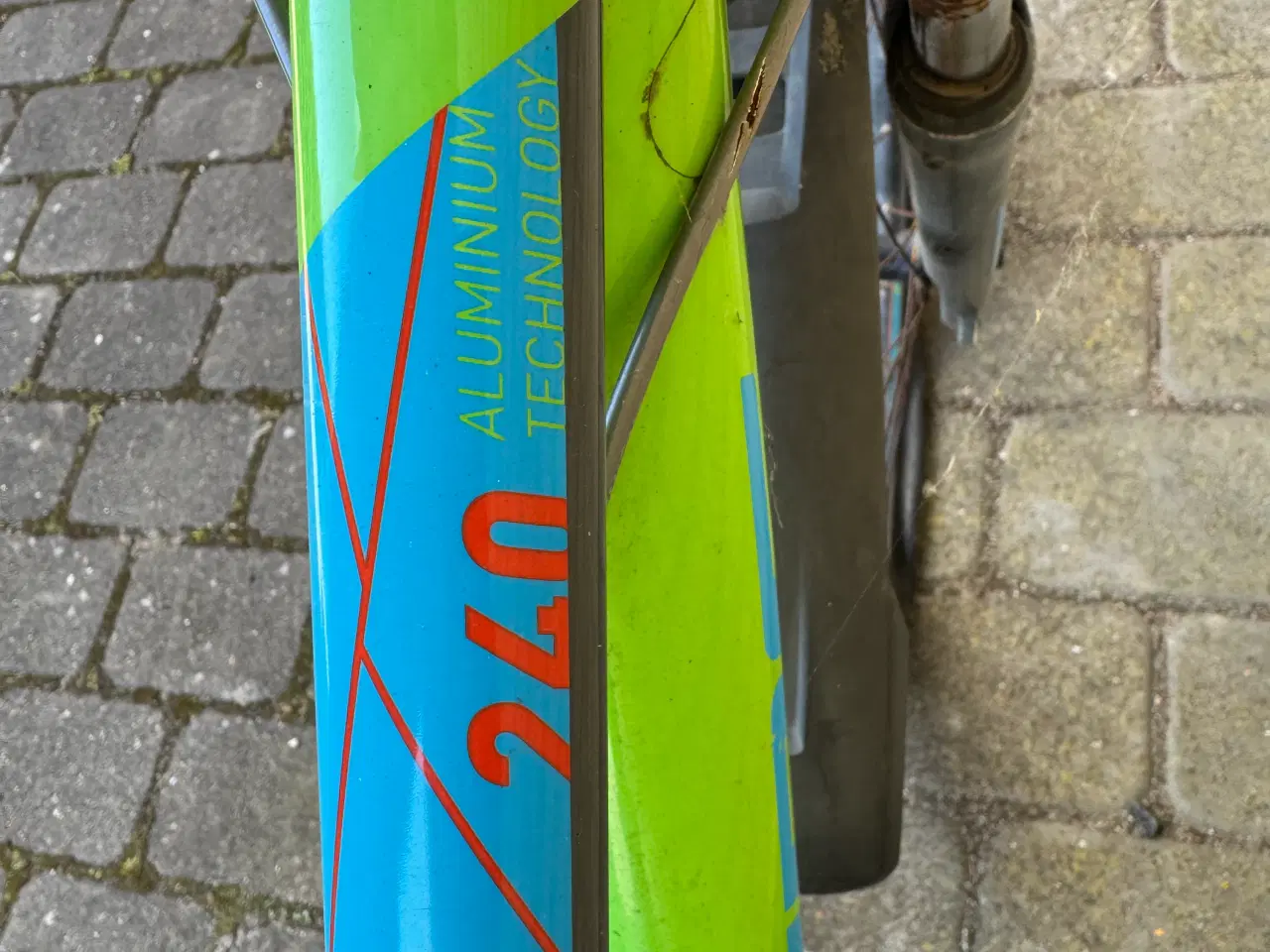 Billede 2 - 2stk cube og en Trek 