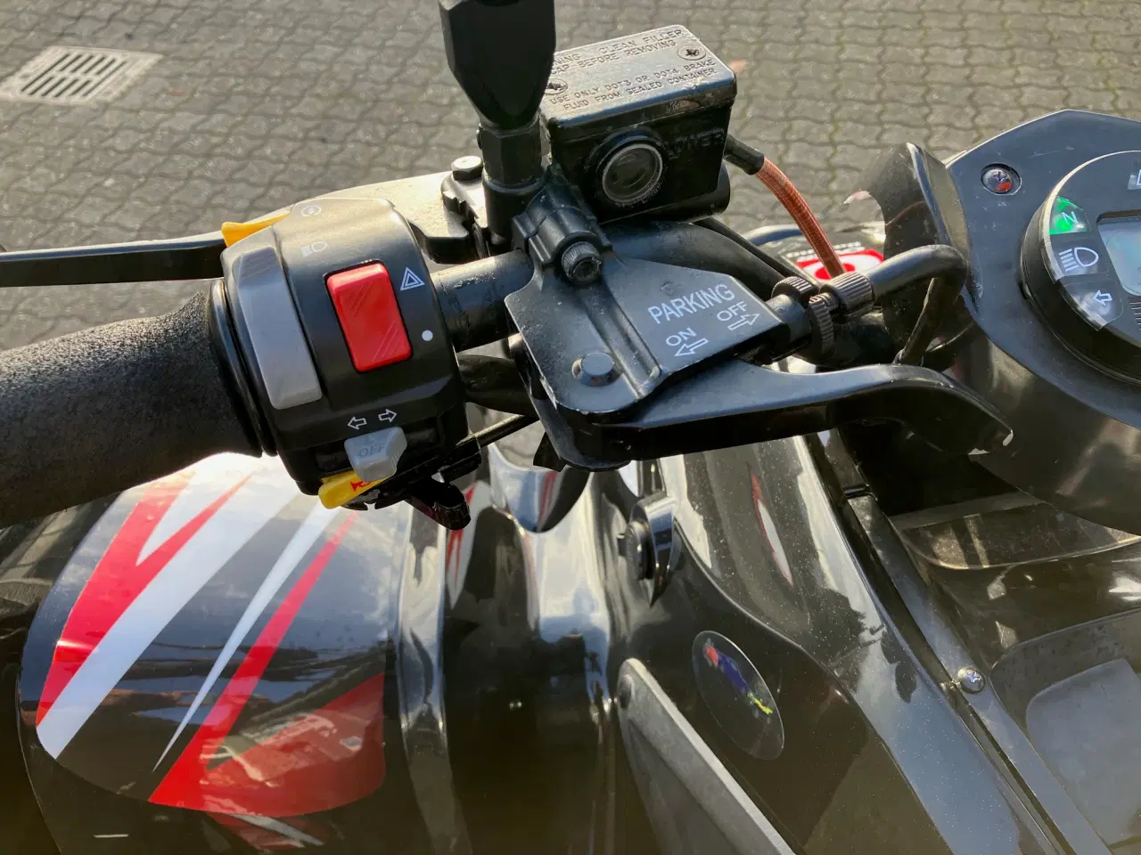 Billede 11 - Aeon Supermoto 400, indreg. som bil