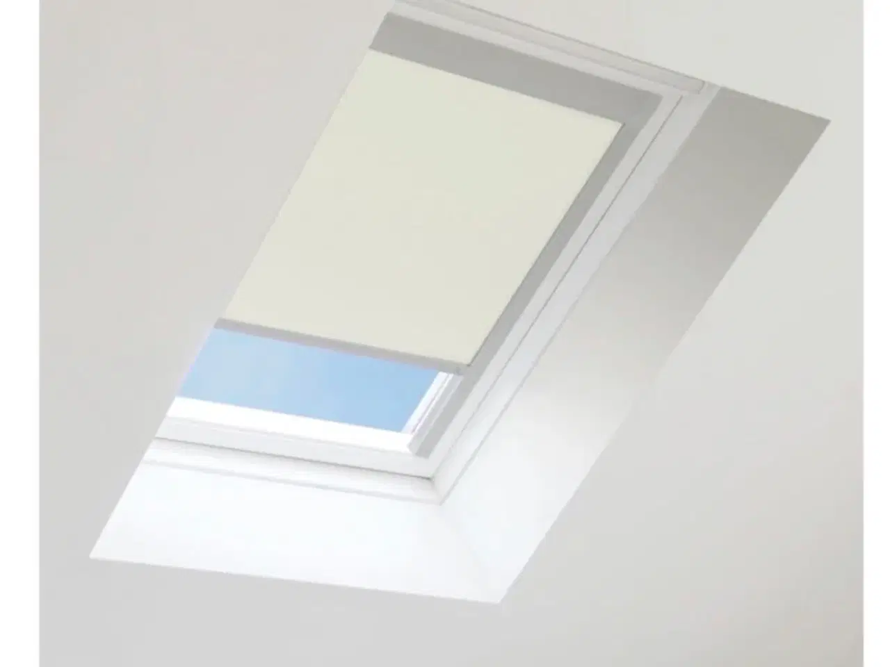 Billede 1 - Gardin til Velux ovenlysvindue