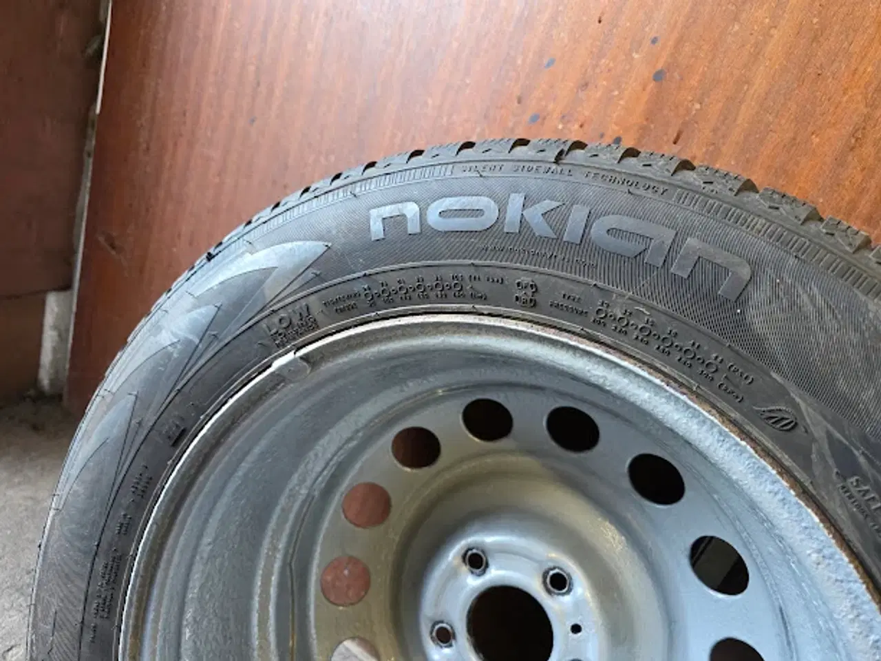 Billede 3 - Vinter Dæk 215/60 R16 dæk på fælge 5X108
