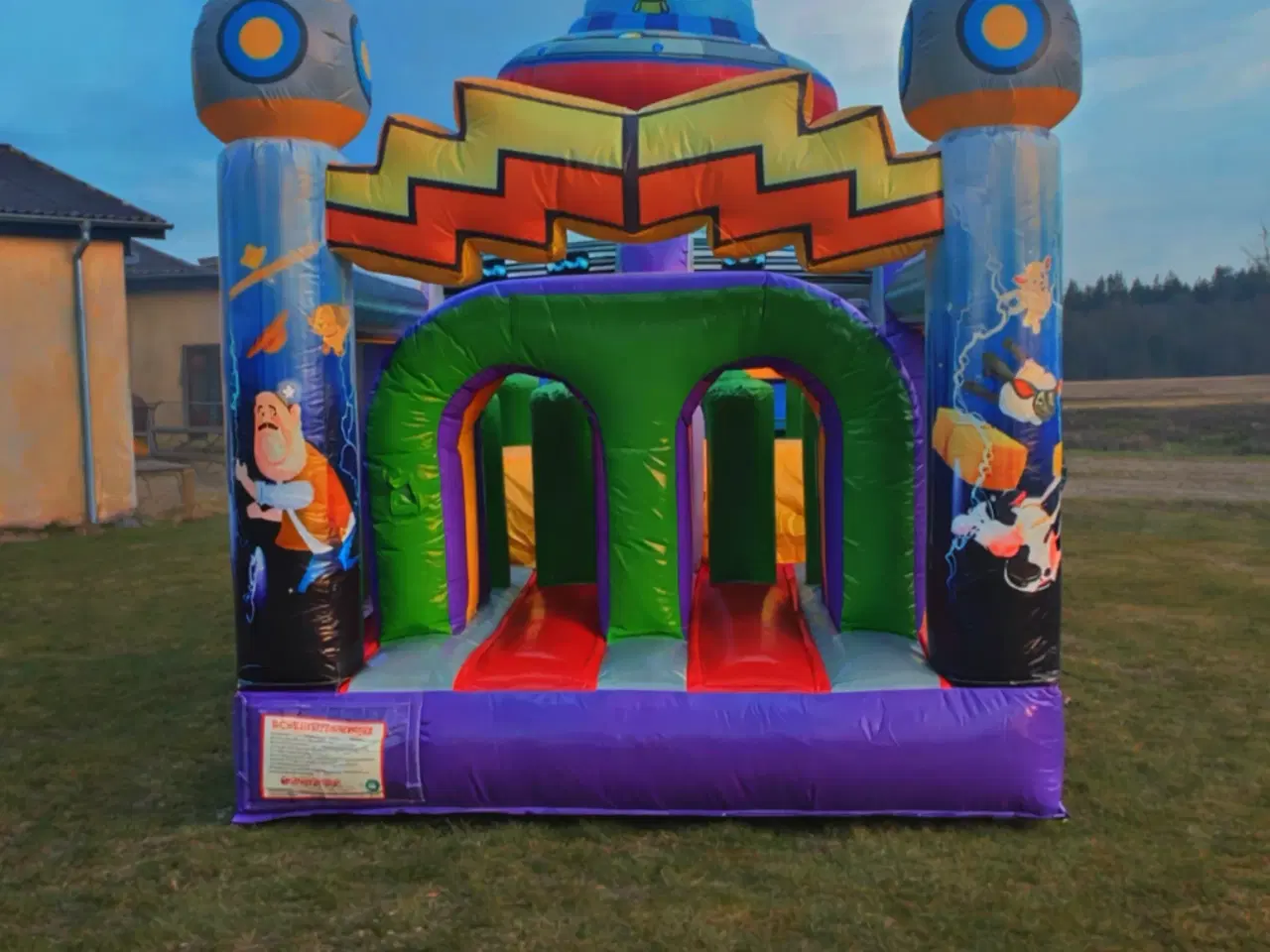 Billede 2 - Hoppeborg udlejes