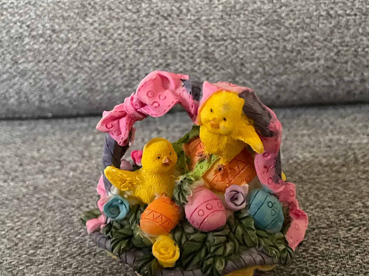 Billede 8 - Forskelligt påskepynt i polyresin. Priser i tekst.