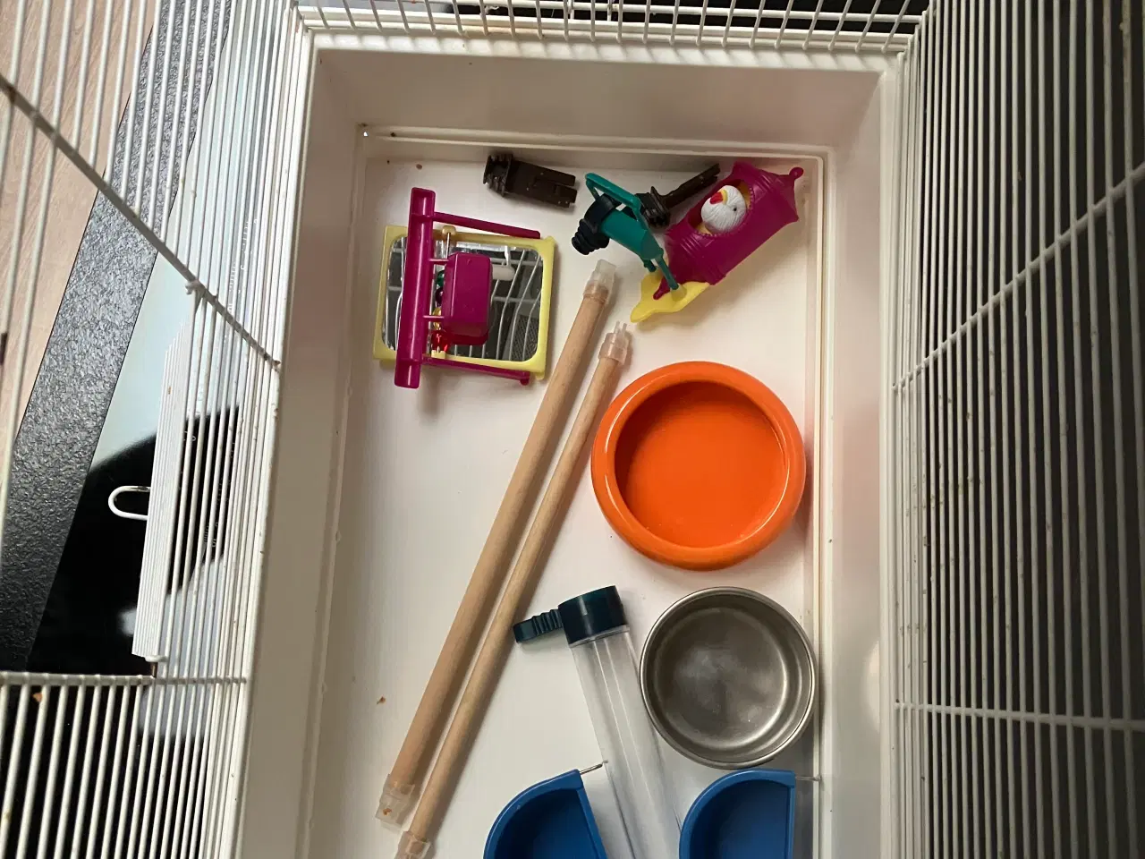 Billede 3 - Hvidt Fuglebur næsten som nyt