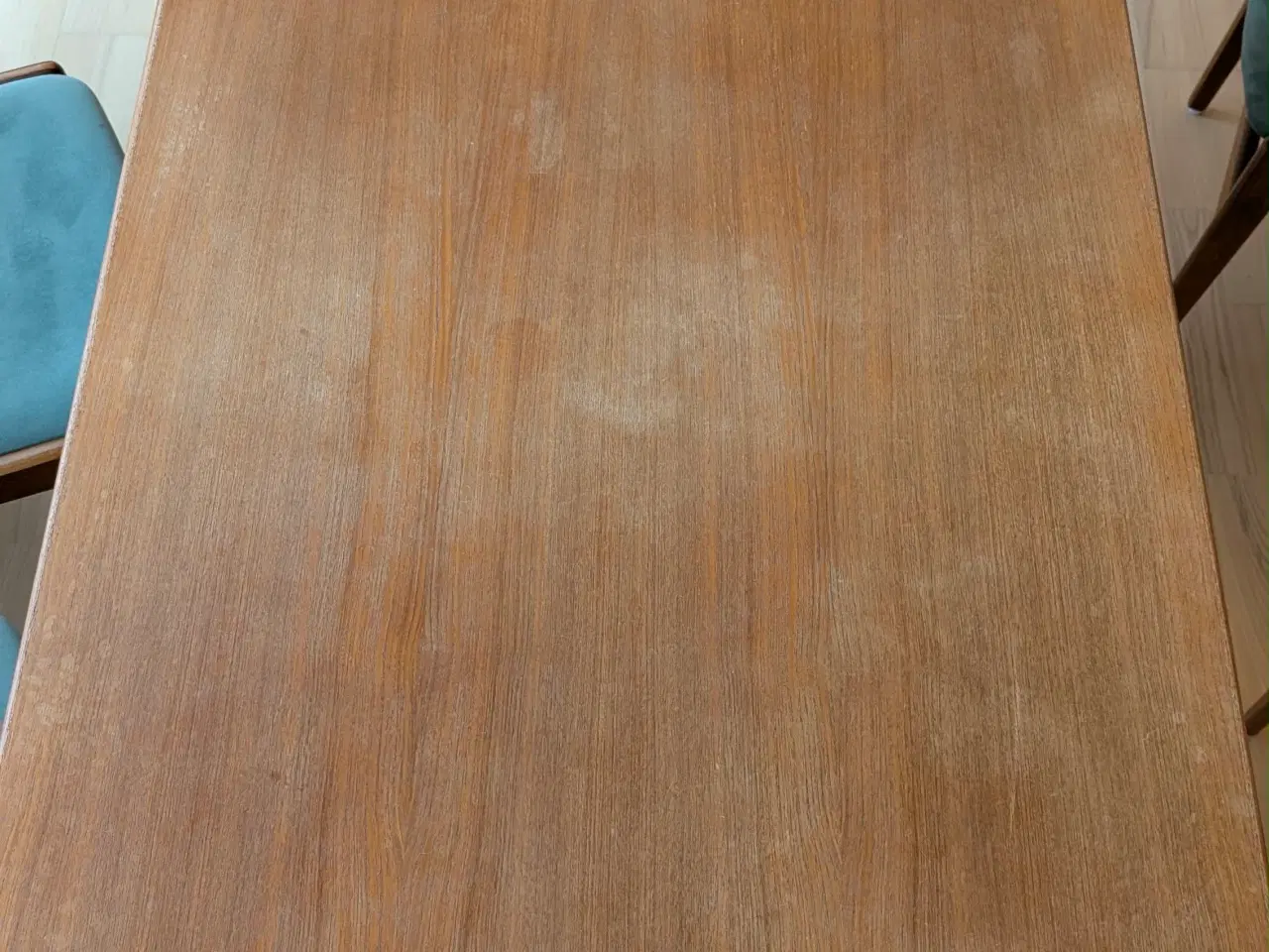 Billede 5 - Spisebord og stole 