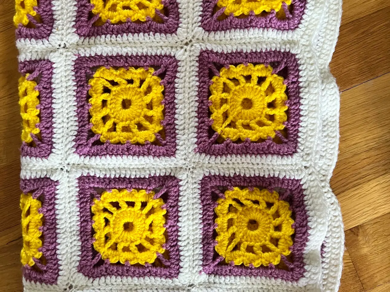 Billede 4 - Hæklede tæpper i oldemorfirkanter