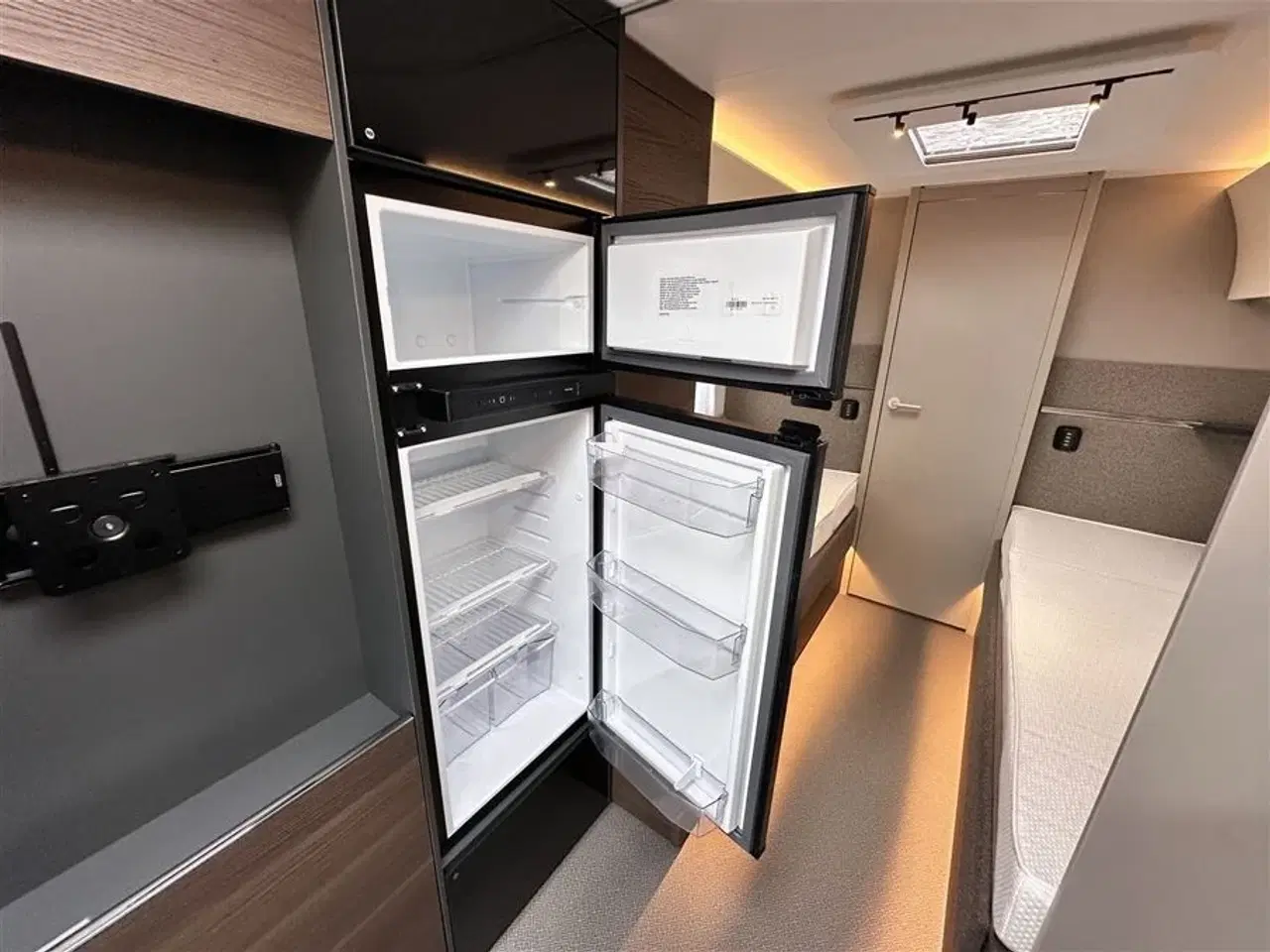 Billede 14 - 2022 - Adria Alpina 613 UT   Luksus vogn med enkelt senge.