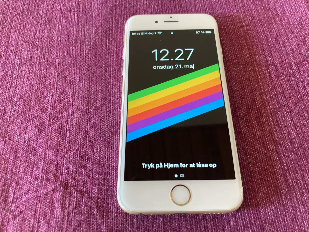 Billede 1 - Iphone 6s (hvid/guld) 64GB sælges
