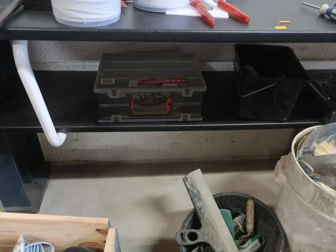 Billede 5 - Arbejdsbord med div. Værktøj