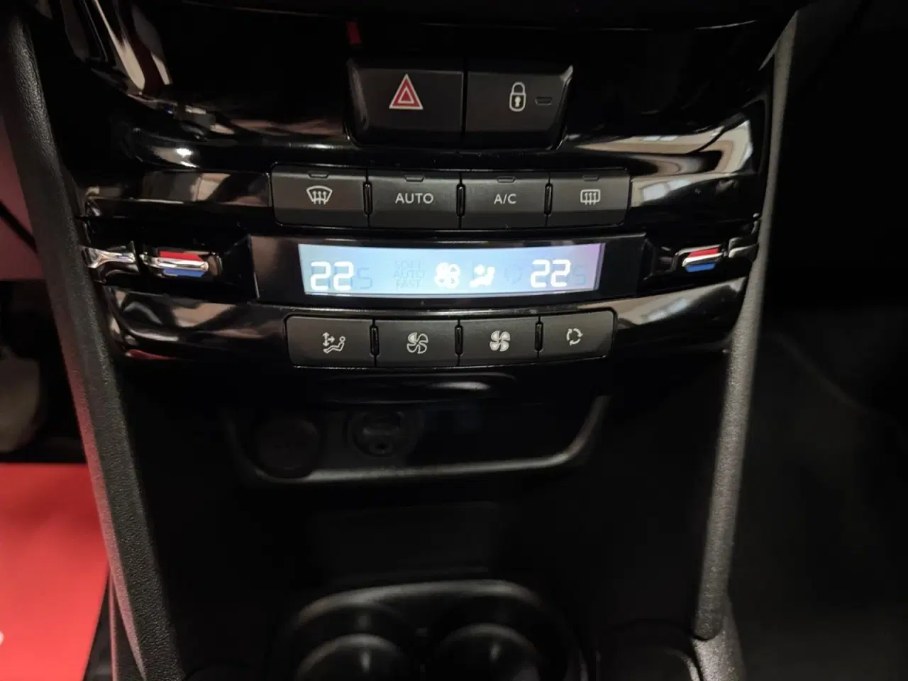 Billede 10 - Peugeot 208 1,2 VTi 82 Chili Sky