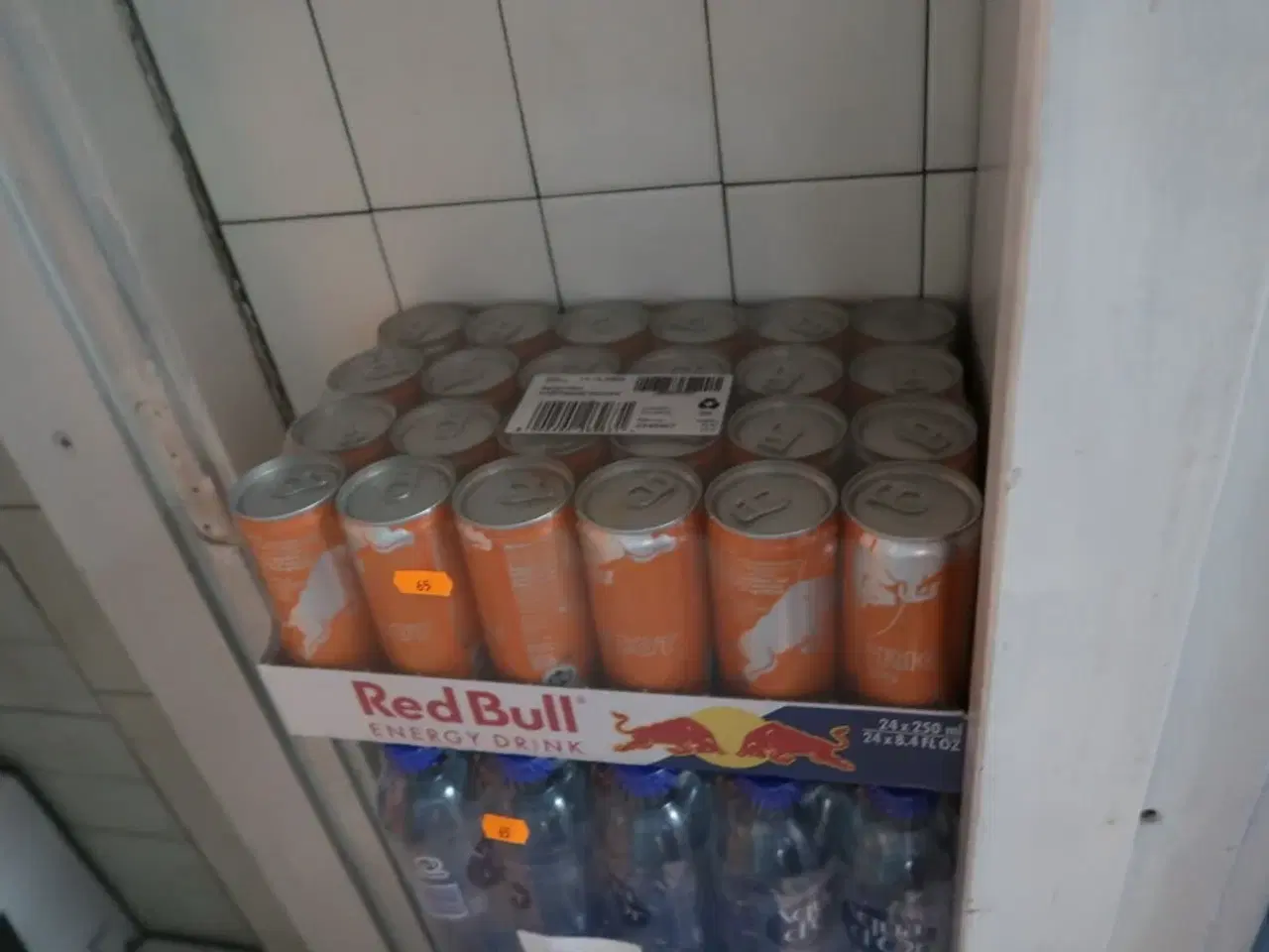 Billede 2 - Div. Kildevand, energidrik REDBULL