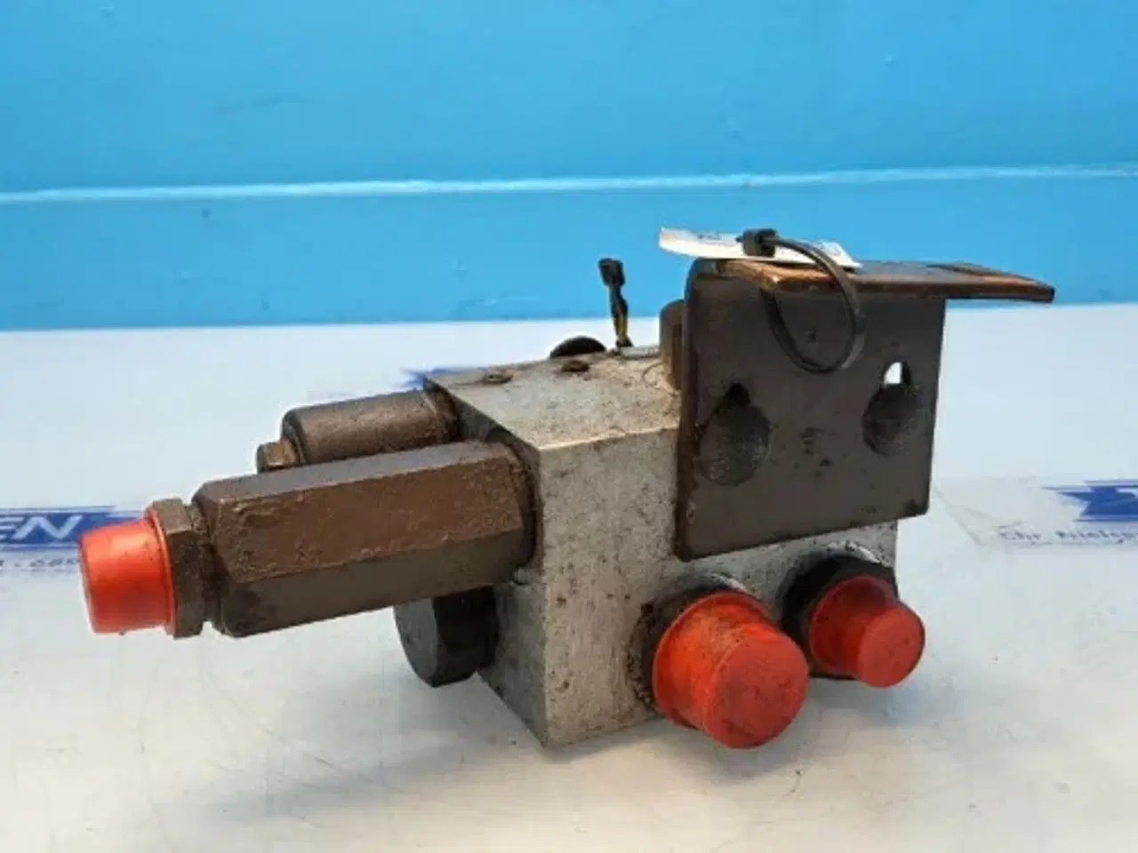 Billede 2 - Dronningborg D7500 Hydraulikventil 45110038