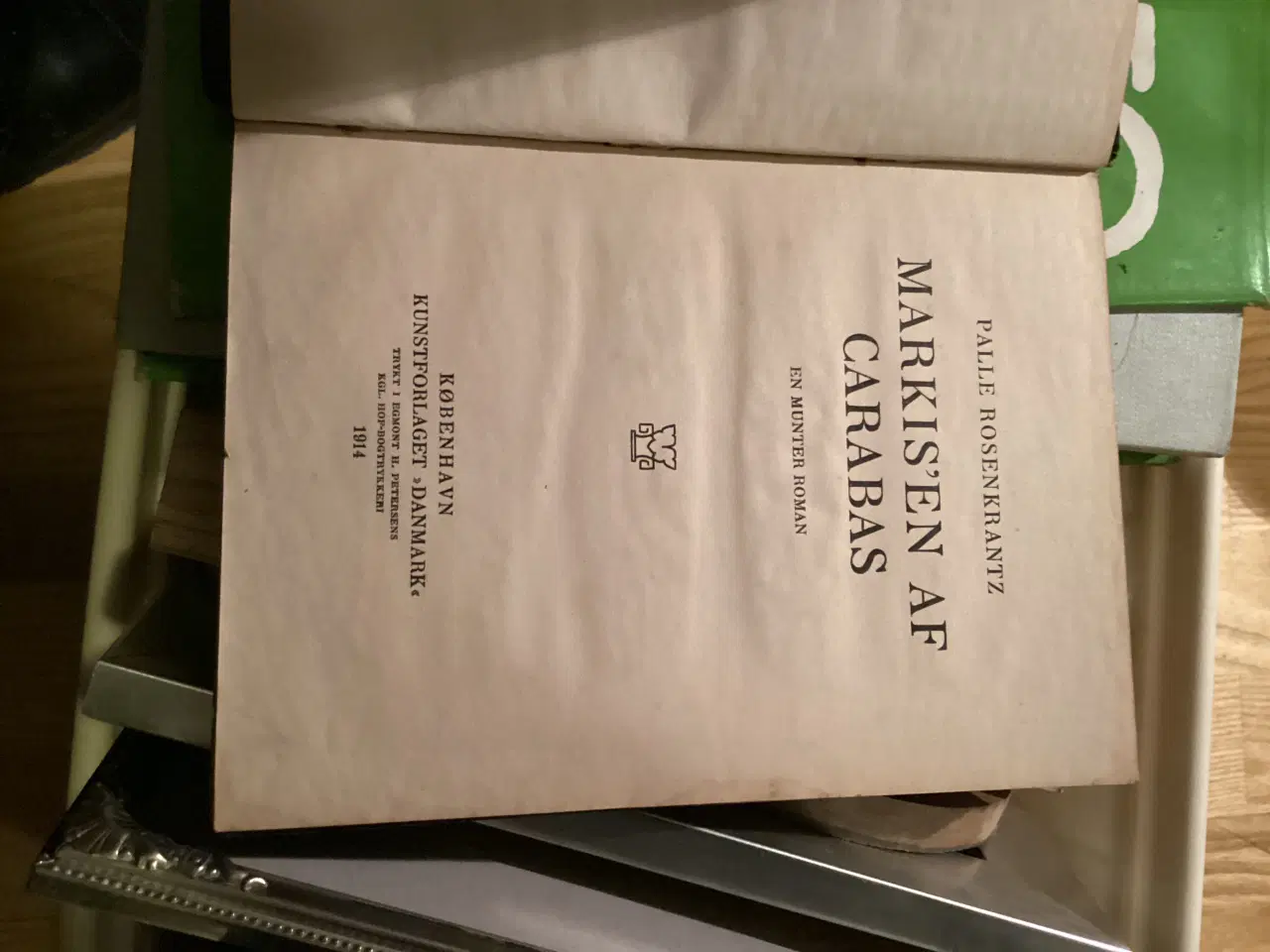 Billede 4 - To stk. bøger. Ring på 40959567. Mvh Henrik