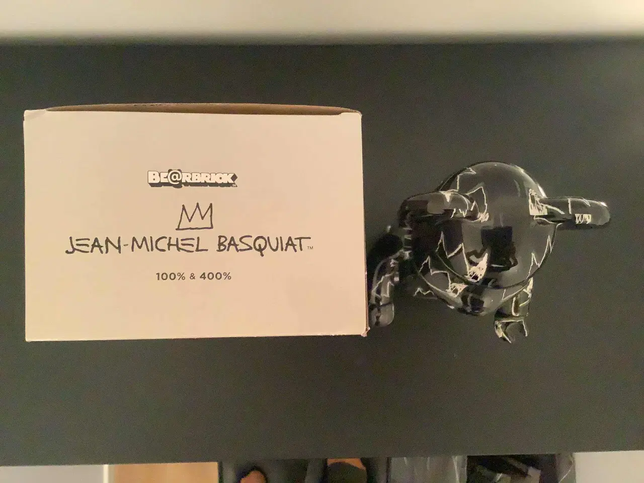 Billede 2 - BEARBRICK Jean-Michel Basquiat Samlefigur 400% Sor
