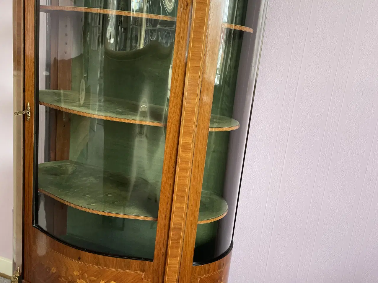 Billede 2 - Meget velholdt vitrineskab 