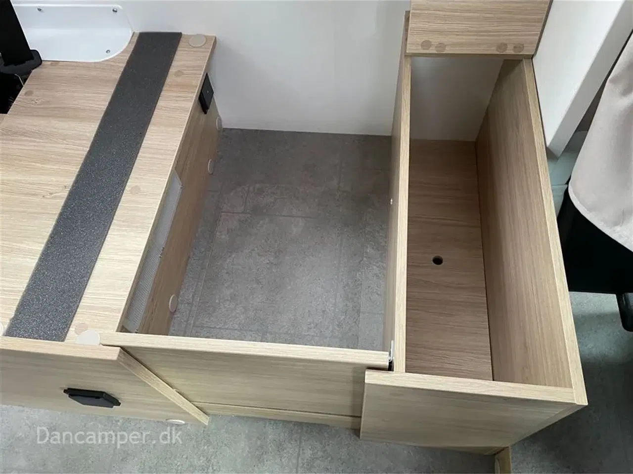 Billede 29 - 2026 - Chausson 797 Ultimate Line   Chausson 797 Ultimate Line, 140 HK, 8-trins automatgearkasse, solcelle. sænkeseng, alu.fælge og adaptiv fartpilot