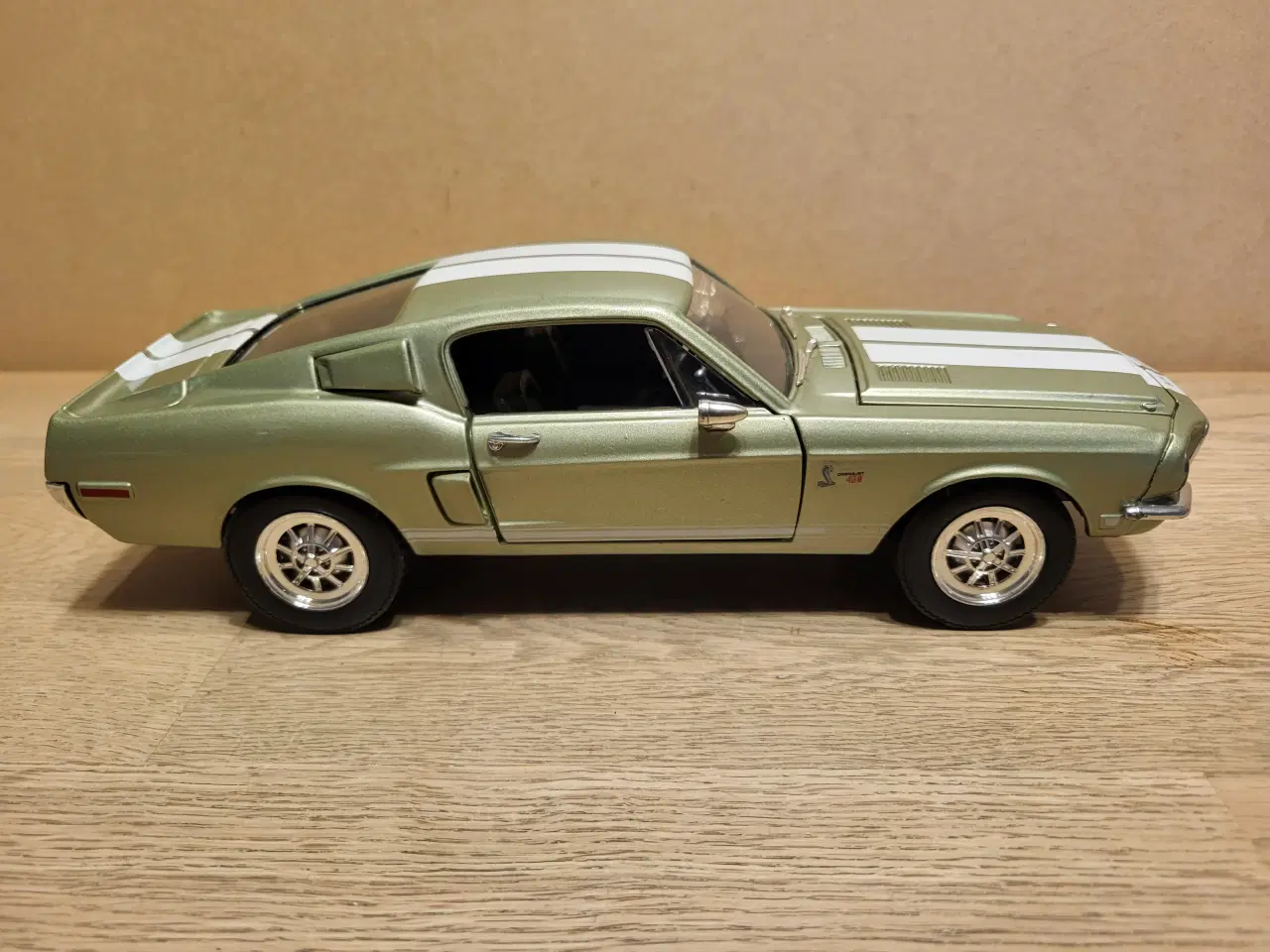 Billede 1 - Modelbil. Ford Mustang Shelby GT500 (1968) Skala 1