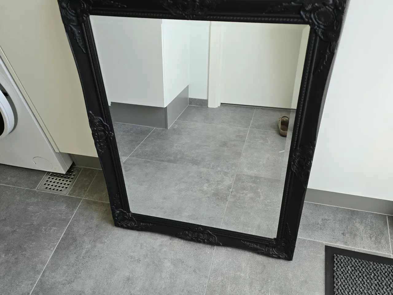 Billede 2 - Flot spejl med sort ramme 