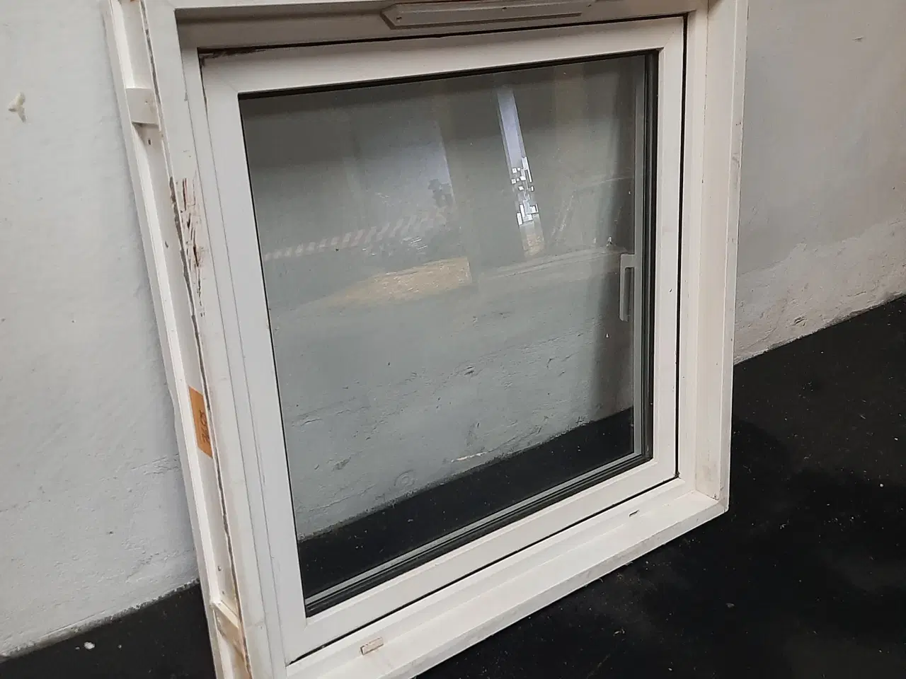 Billede 4 - Dreje-kip vindue, pvc, 967×120×959mm, højrehængt, hvid