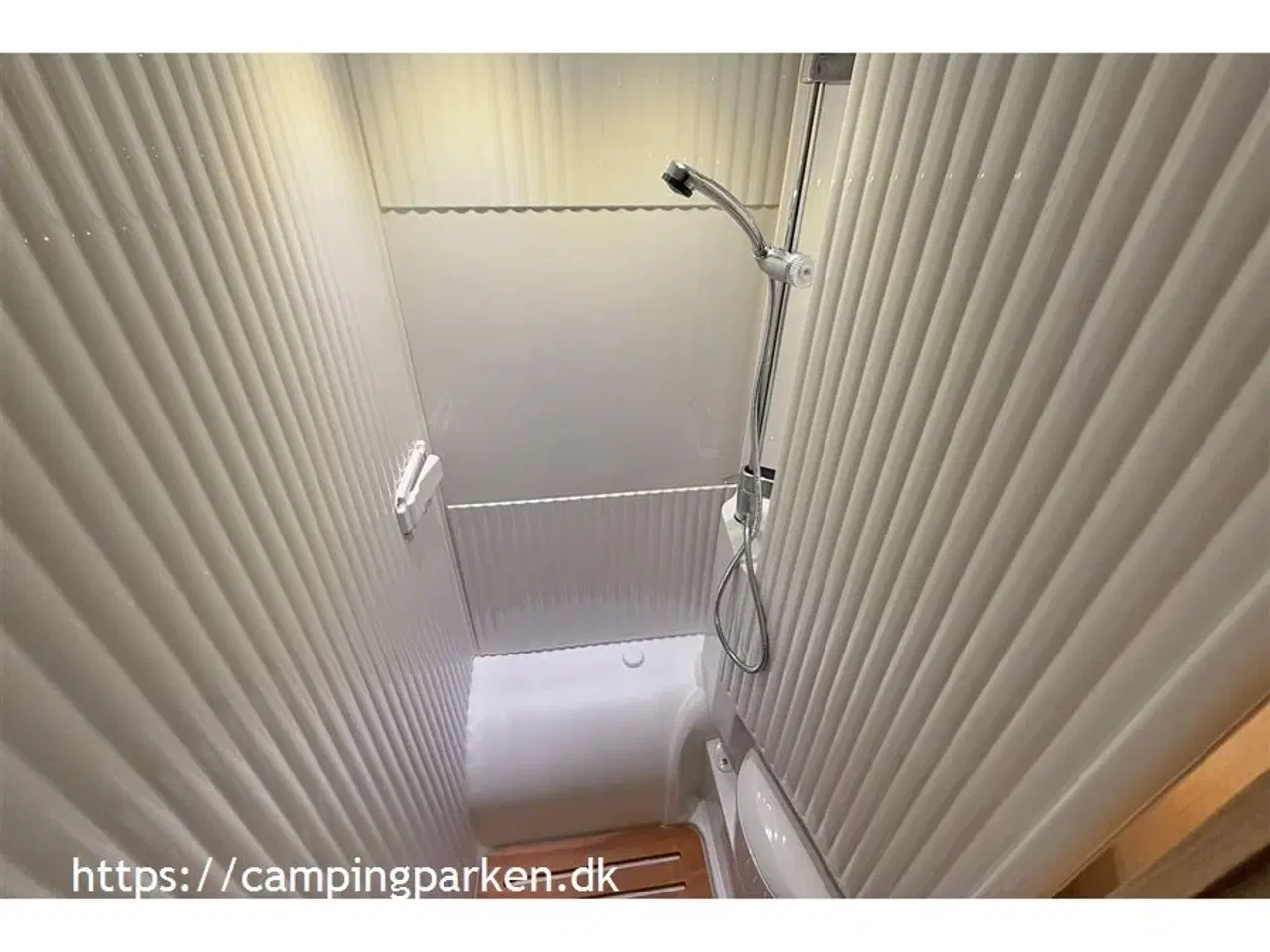 Billede 11 - 2025 - SunLight VAN V66 Adventure   Sunlights populære smalle Van med enkeltsenge - 140hk og automatgear!