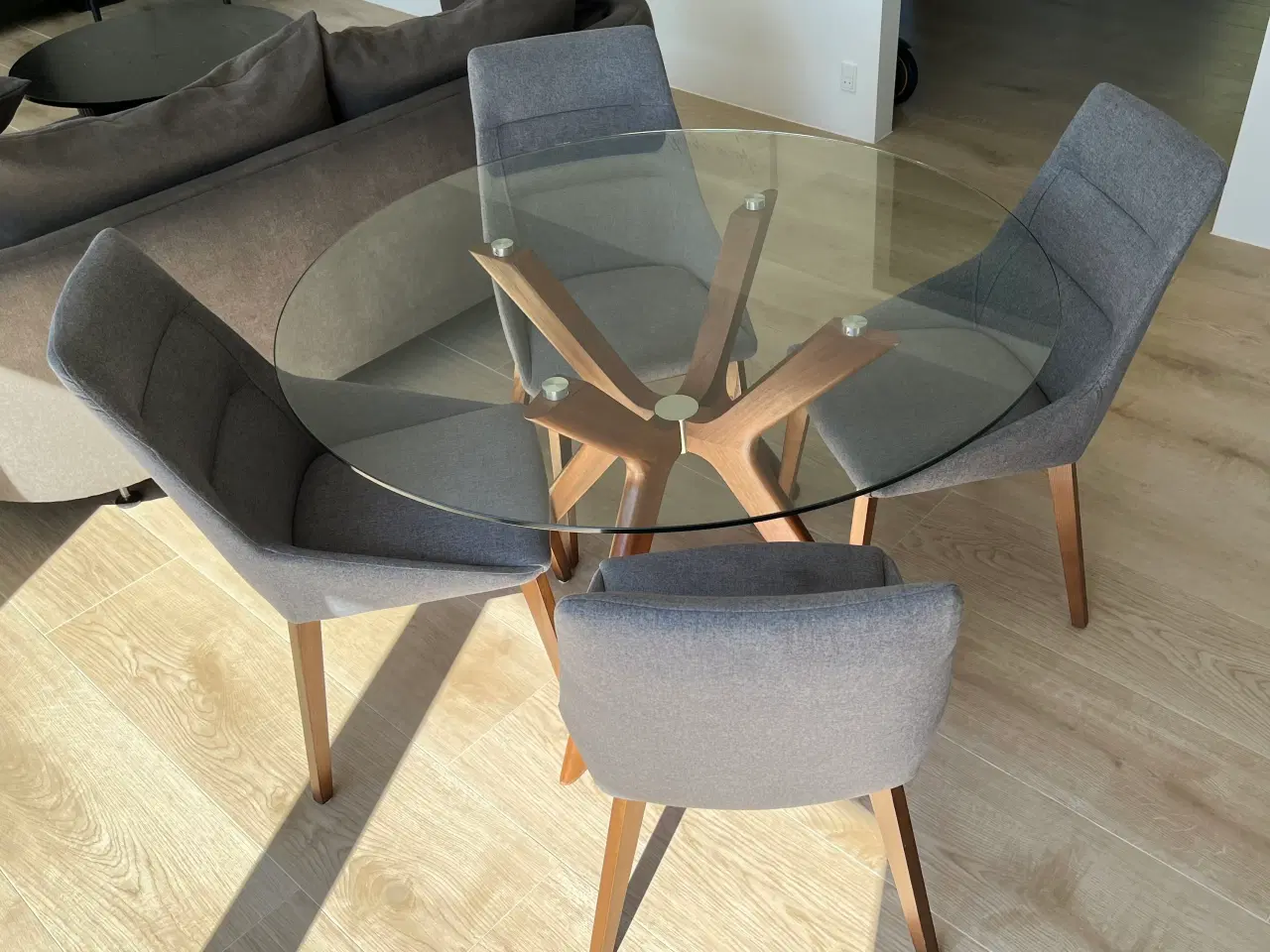 Billede 1 - Glasbord rundt med 4 stole