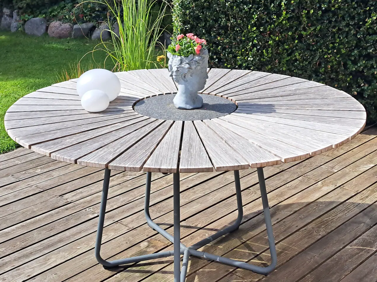 Billede 1 - Circle  havebord i god stand
