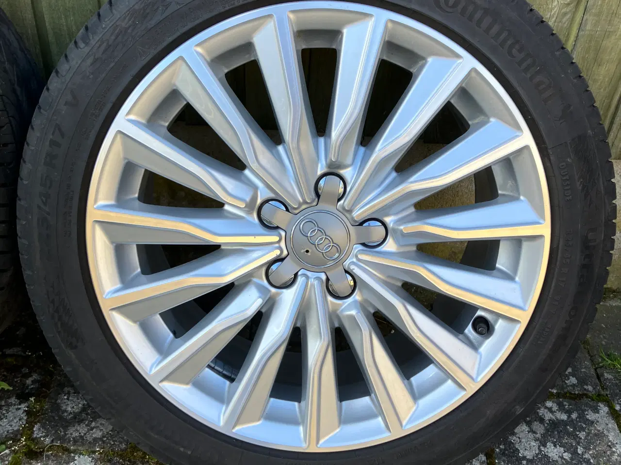 Billede 1 - Audi AluFælge 17"