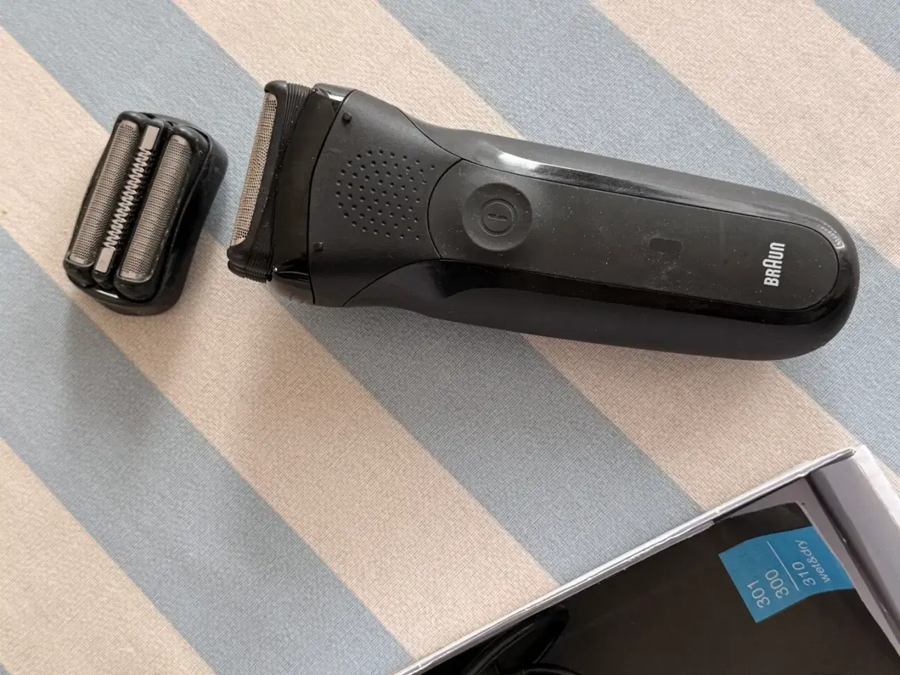 Billede 4 - Lækker Braun Barbermaskine med 2 Skærehveder,