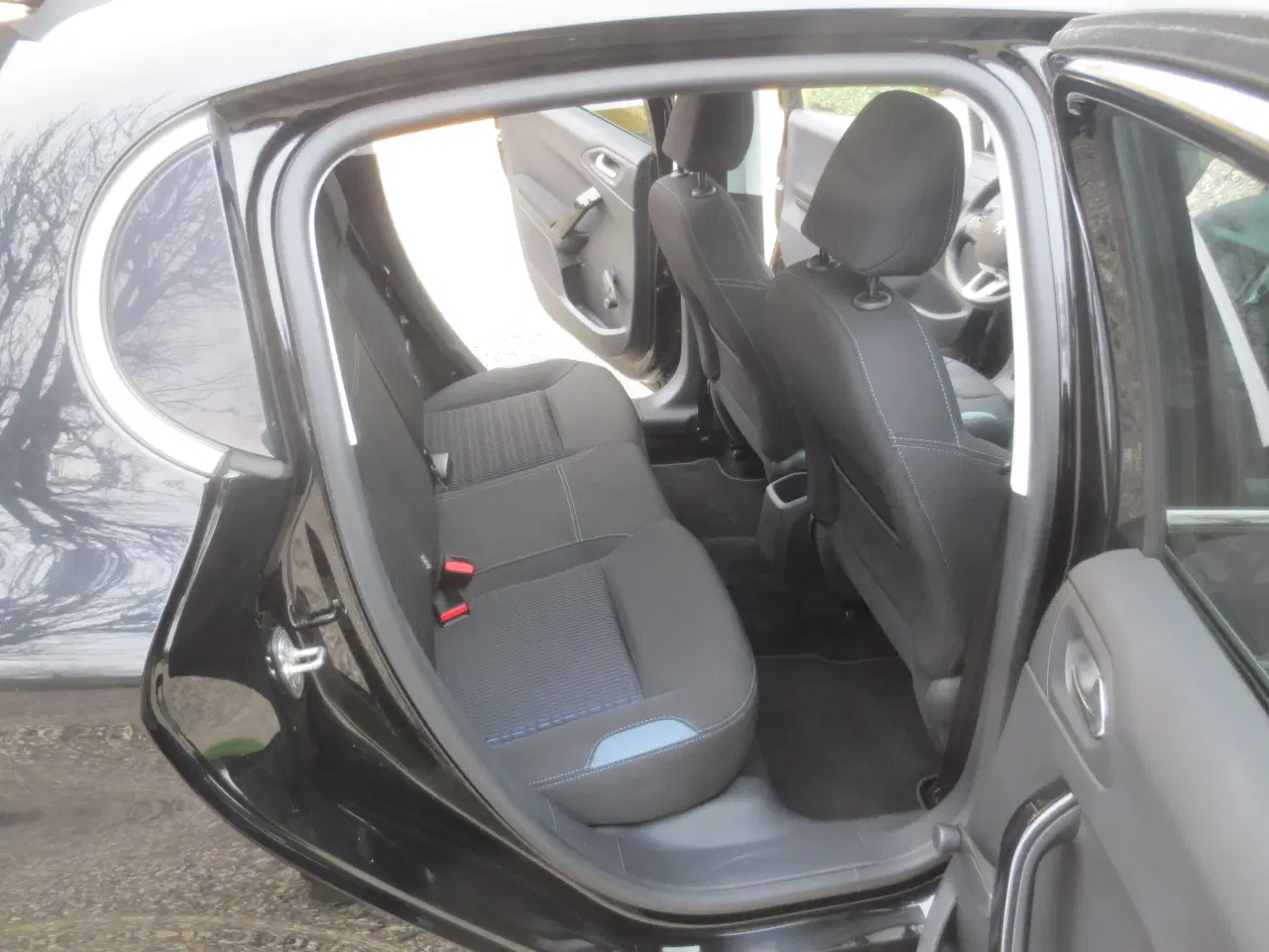 Billede 12 - Meget fin Peugeot 208 1.2 i År 2015.