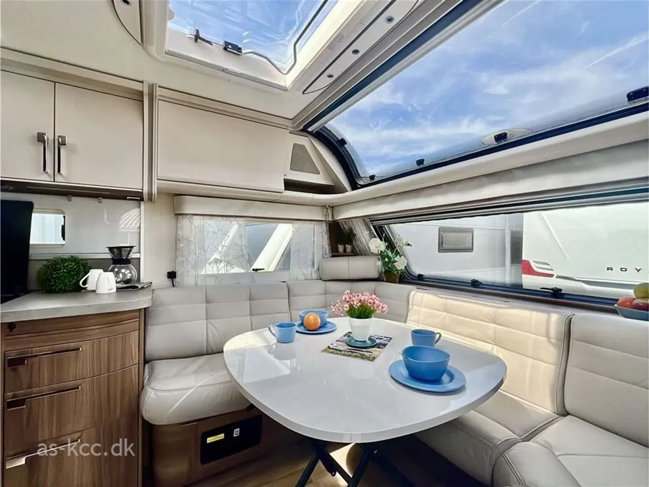 Billede 5 - 2024 - Kabe Royal 520 XL KS   KABE Royal 520 XL KS kan vejes ned til 1800 KG.