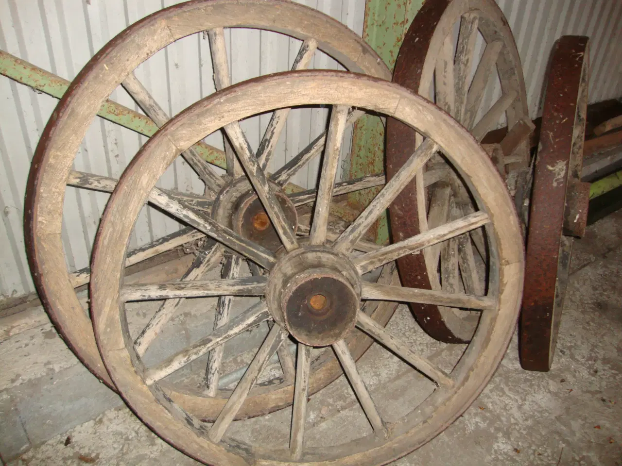 Billede 1 - Gamle vognhjul