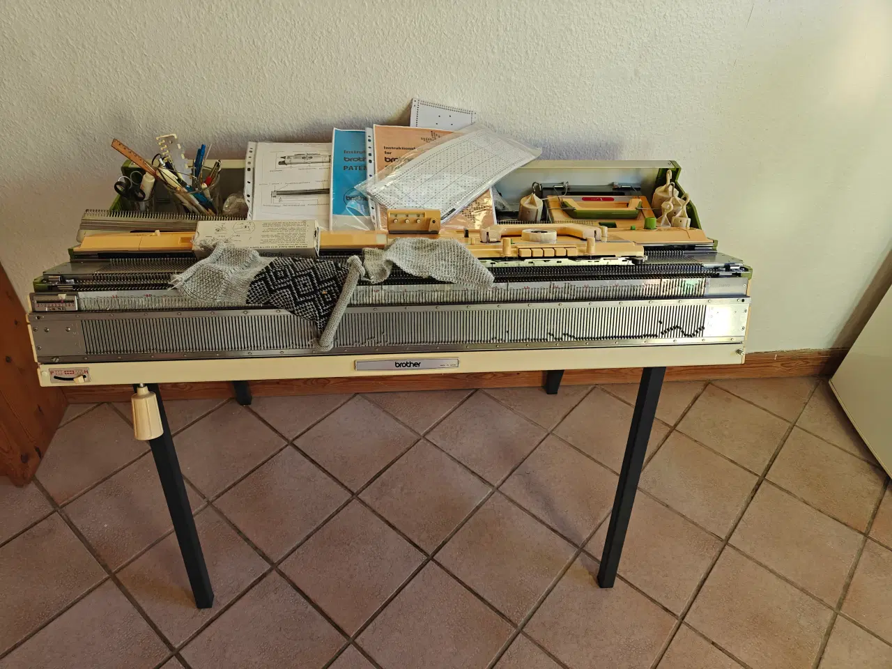 Billede 9 - Strikkemaskine brother 820