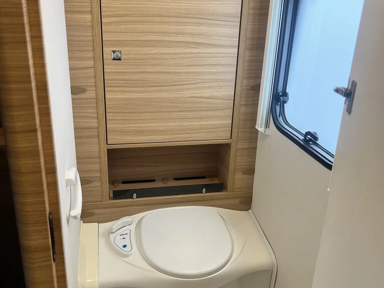 Billede 12 - Dethleffs 5et - 560 campingvogn