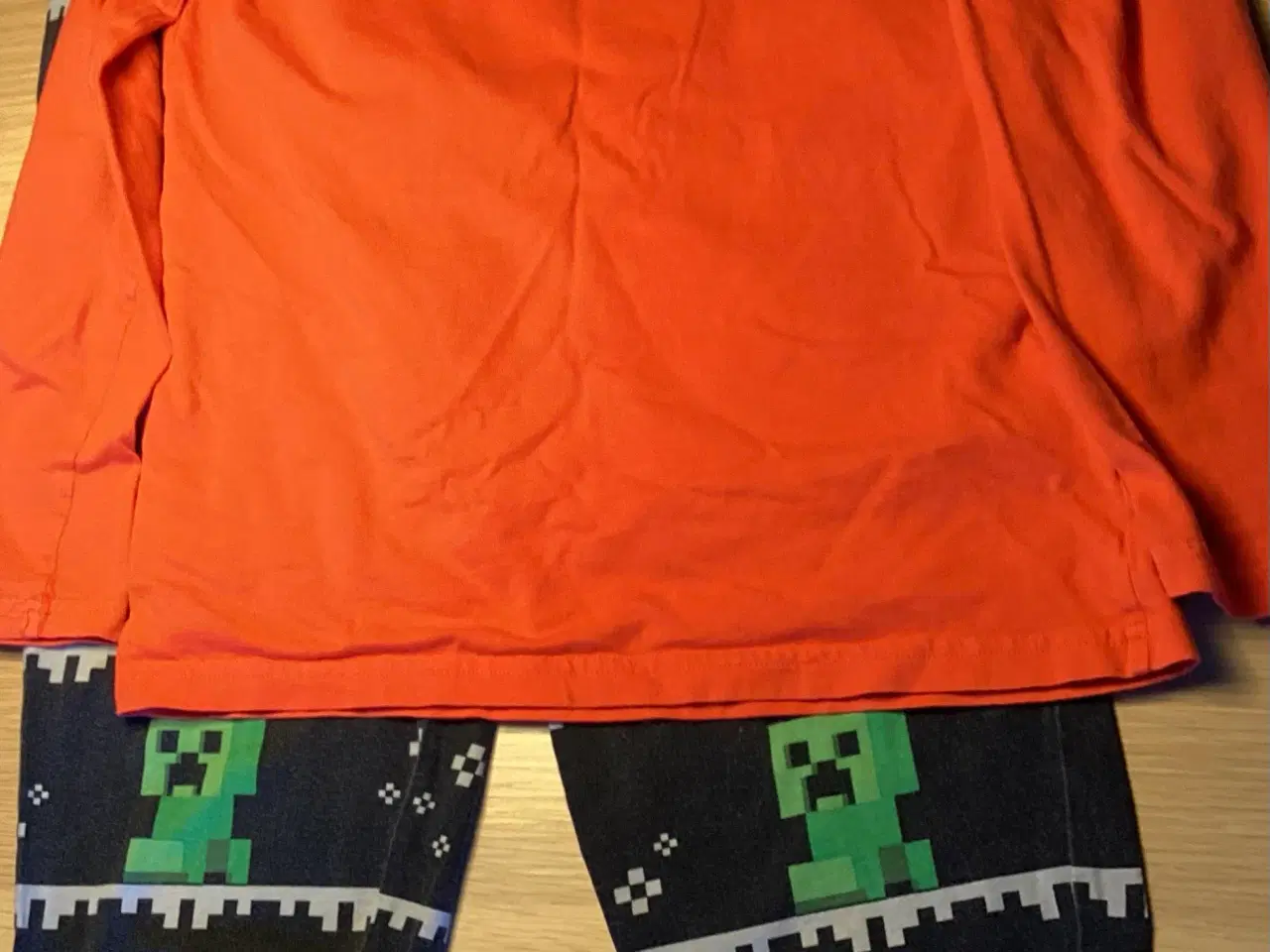 Billede 5 - Minecraft nattøj i bomuld, størrelse 10 år.