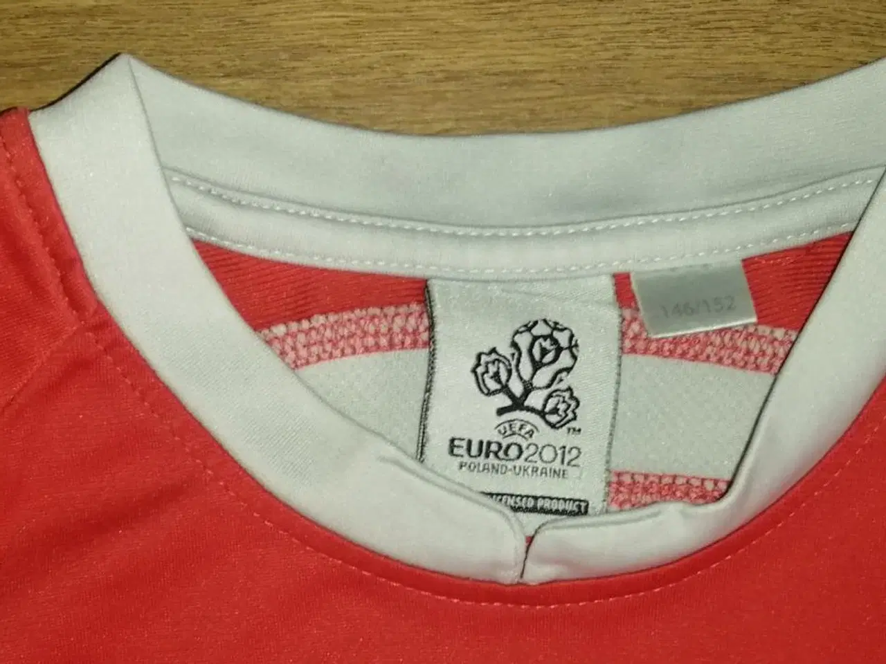 Billede 3 - EURO 2012 DANMARK FAN TSHIRT, STR. 10-12 ÅR, FLOT