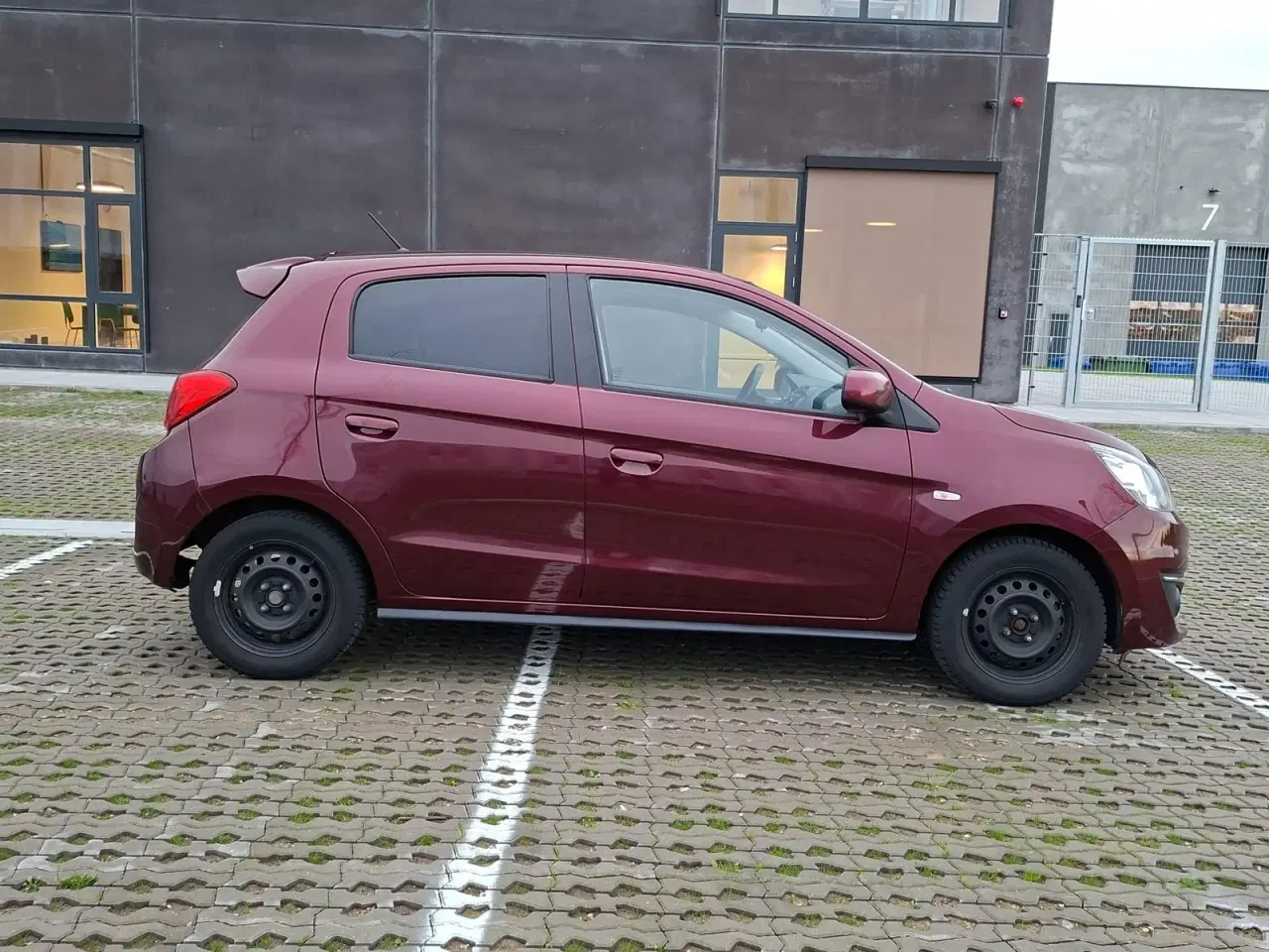 Billede 4 - Mitsubishi Space Star 1,2 Inlead