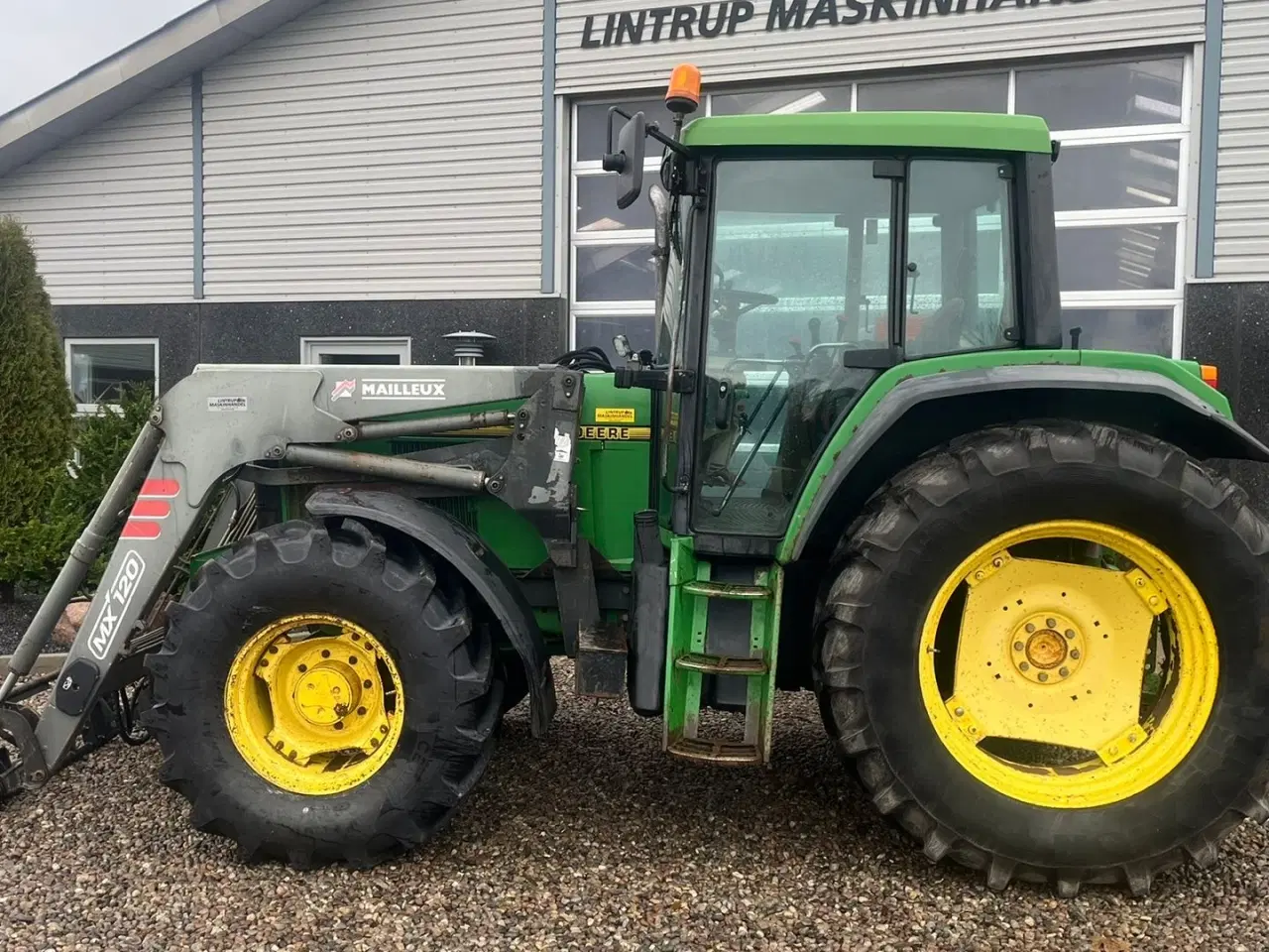 Billede 9 - John Deere 6506 Med frontlæsser og vendegear ved rattet samt nye fordæk