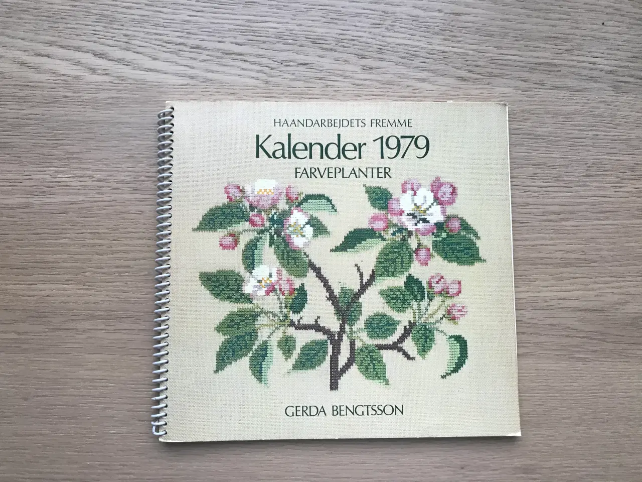 Billede 1 - Håndarbejdets Fremme - Kalender 1979