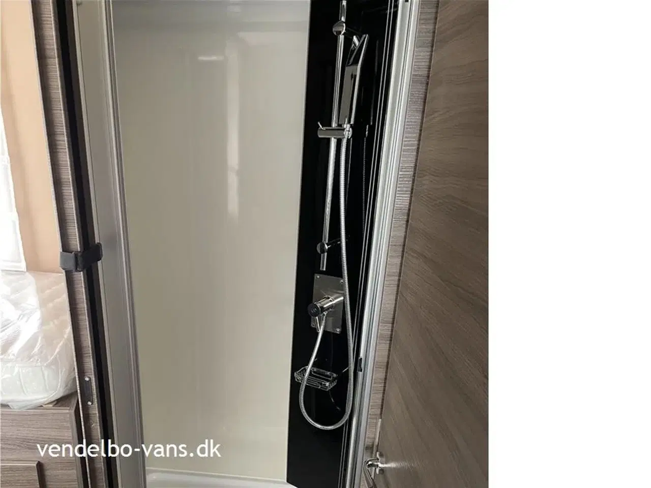 Billede 16 - 2025 - McLouis Nevis 873   Enkeltsenge og stor garage - 180 HK 4400 kg eller 3500 kg totalvægt