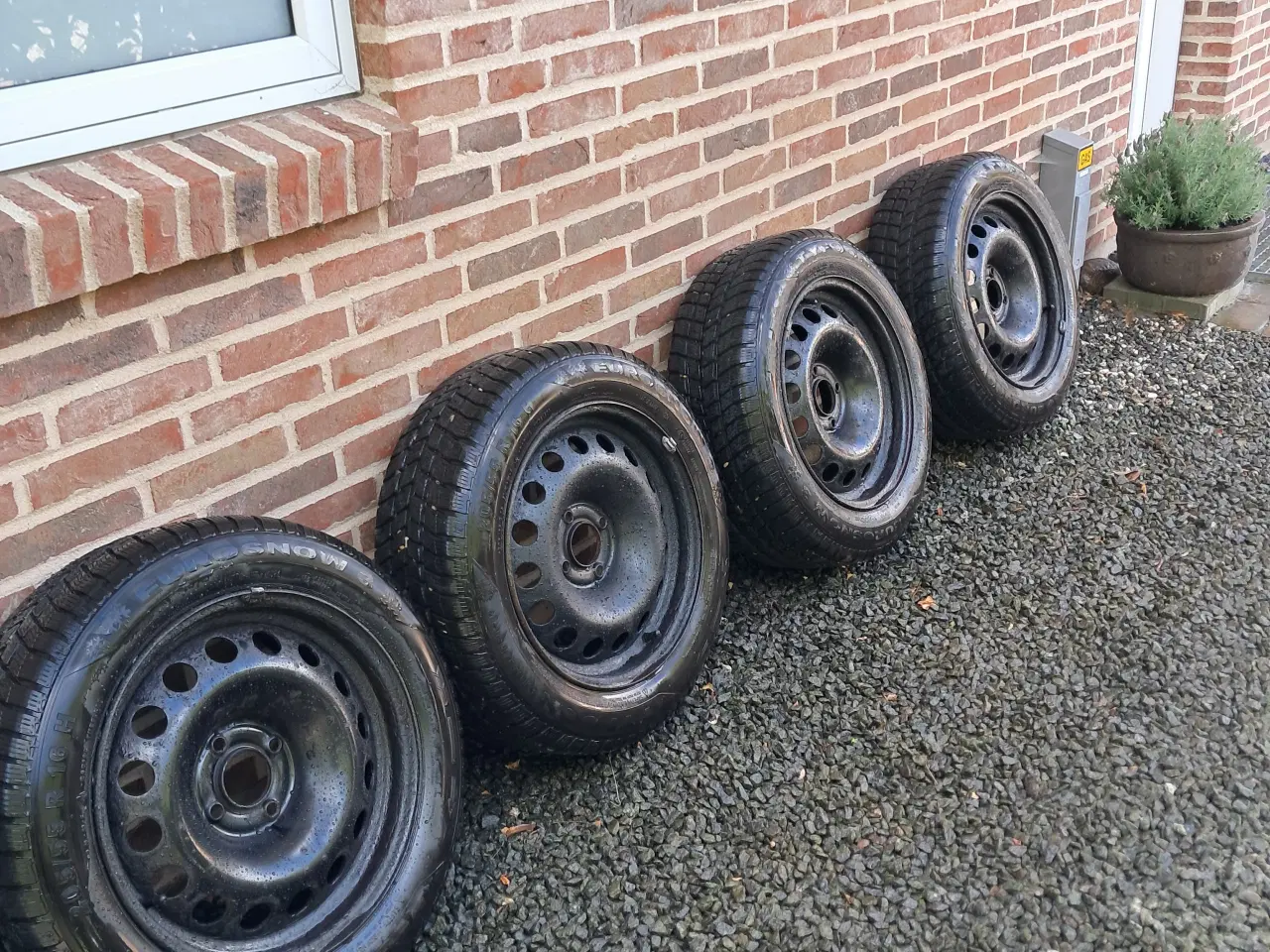 Billede 1 - 4 vinterdæk til Citroen c4 ++ reserve hjul