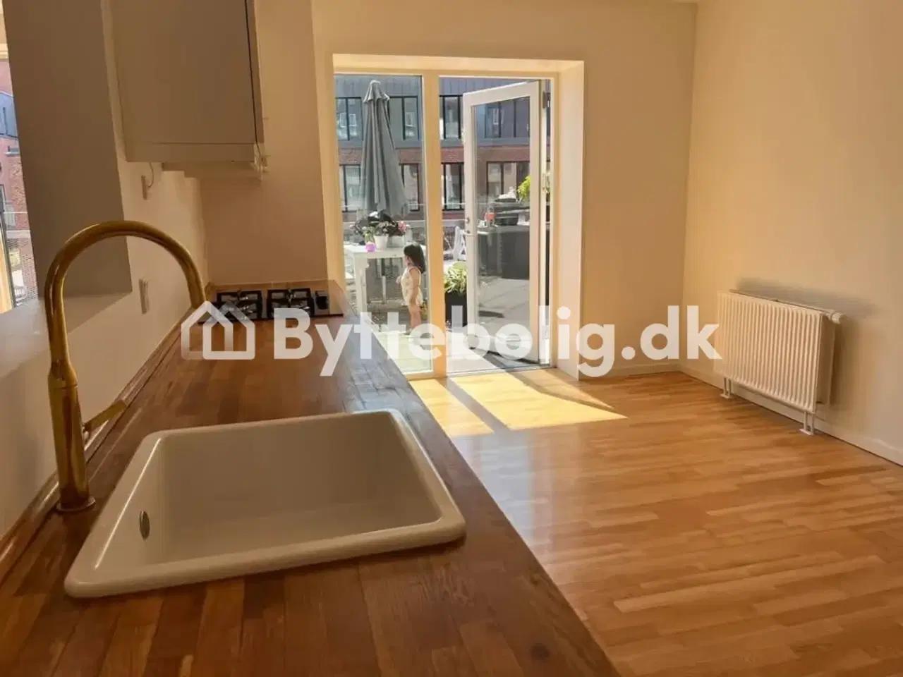 Billede 1 - Flot lejlighed, 2 etager, med 2 ½ soveværelse og køkkenalrum