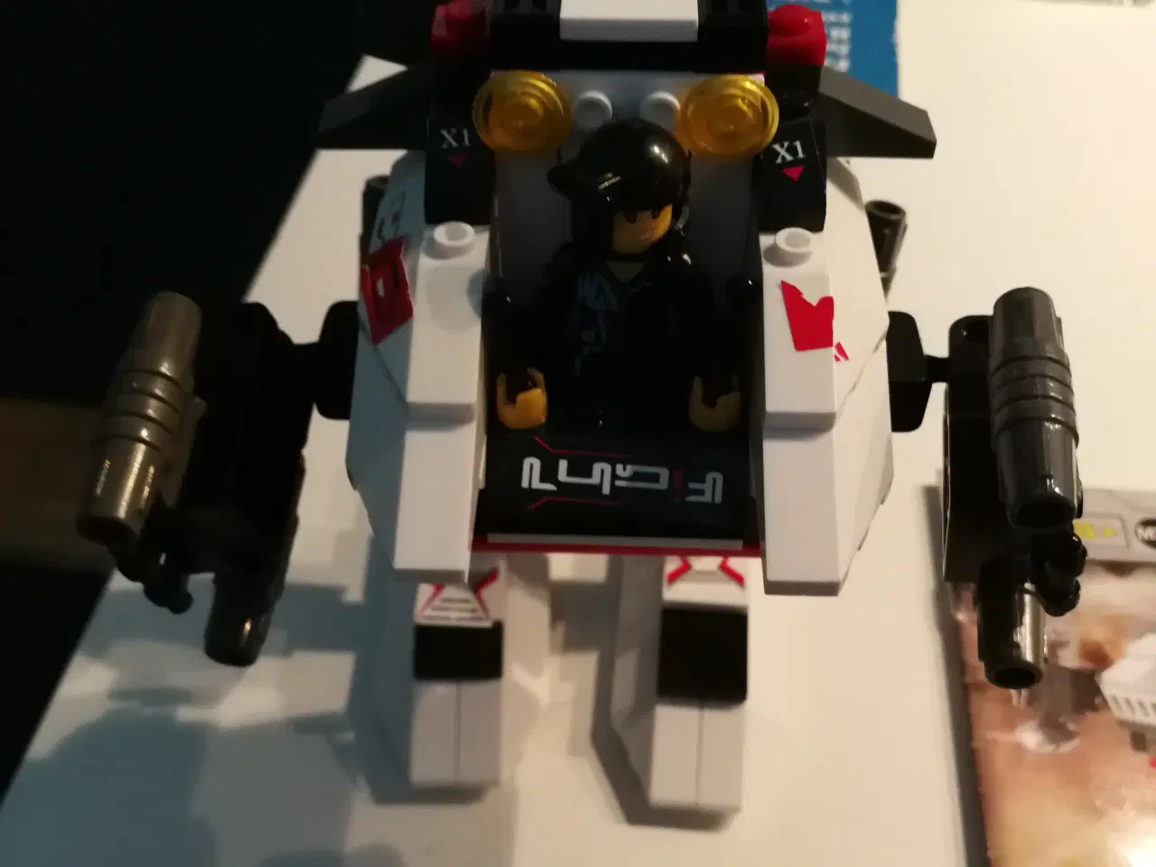 Billede 4 - Robot figur lego 