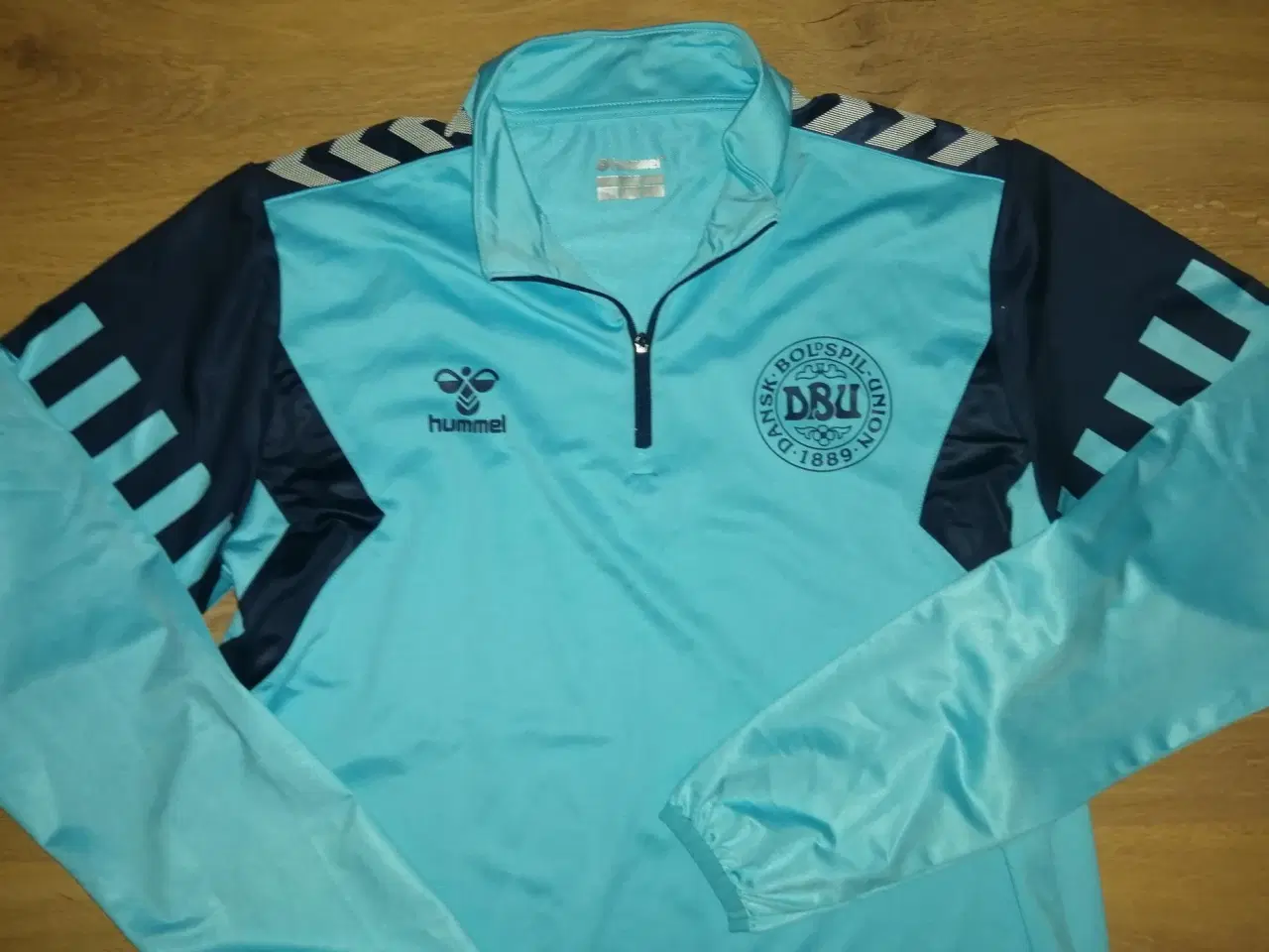 Billede 2 - DANMARK TRØJE HALFZIP 2023, STR. L, SOM NY