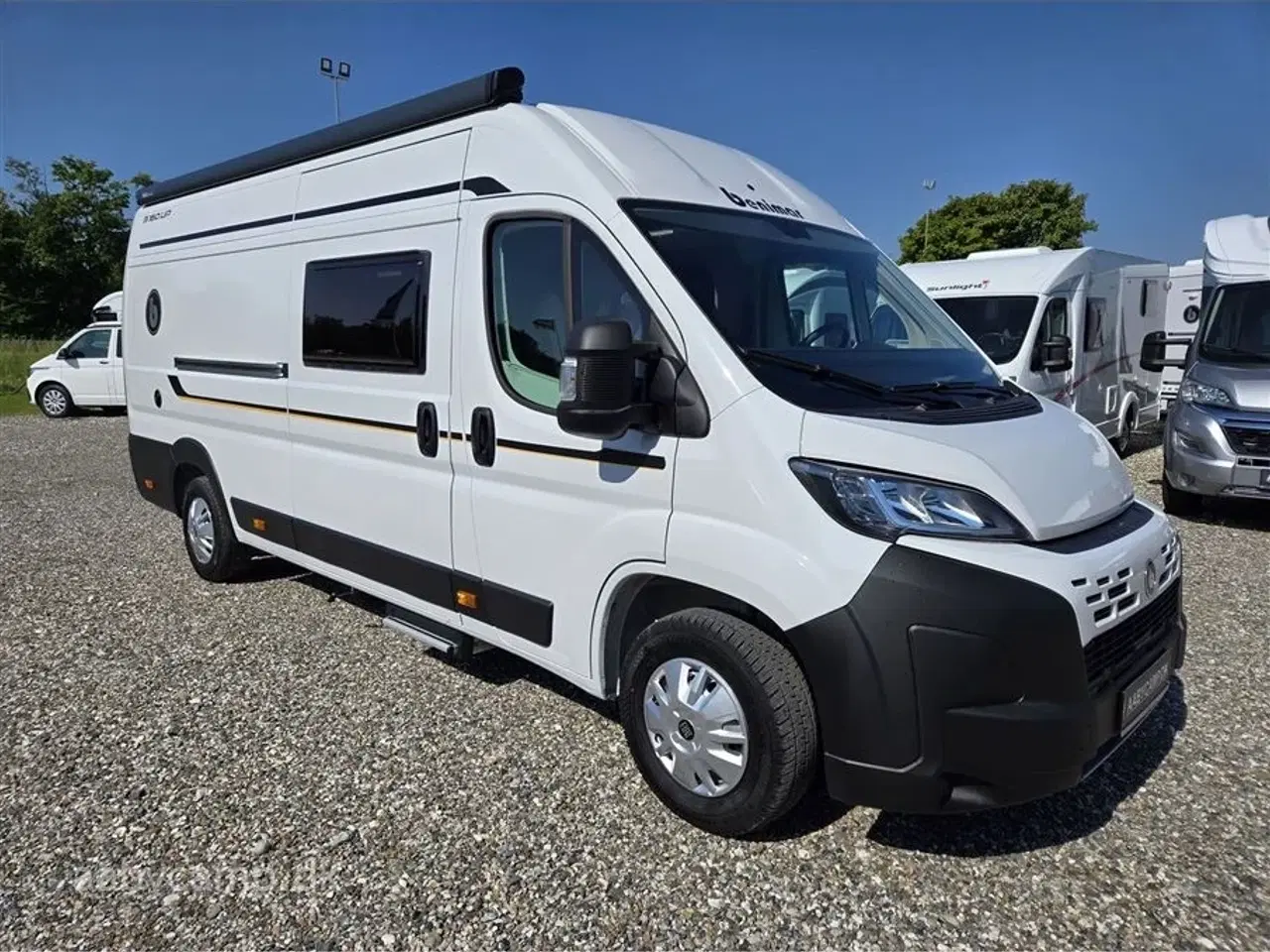 Billede 1 - 2025 - Benimar Benivan 160 ES Udstyret klar til Ferie. Solcelle. markise. elektrisk indgangstrin. kompressorkøleskab.