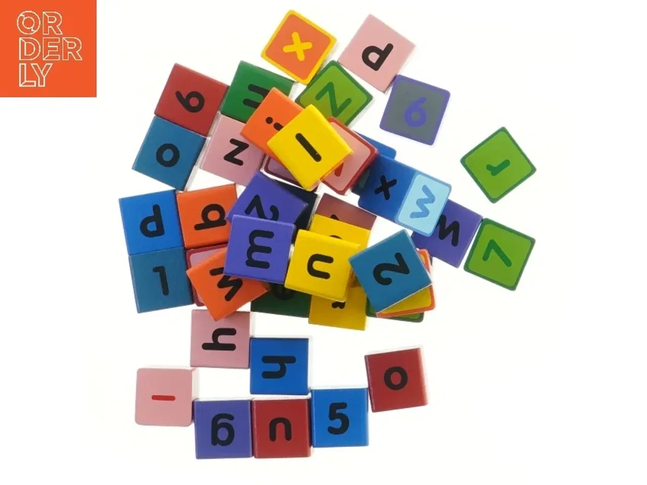 Billede 2 - Træklodser med bogstaver og tal (str. 3x3 cm)