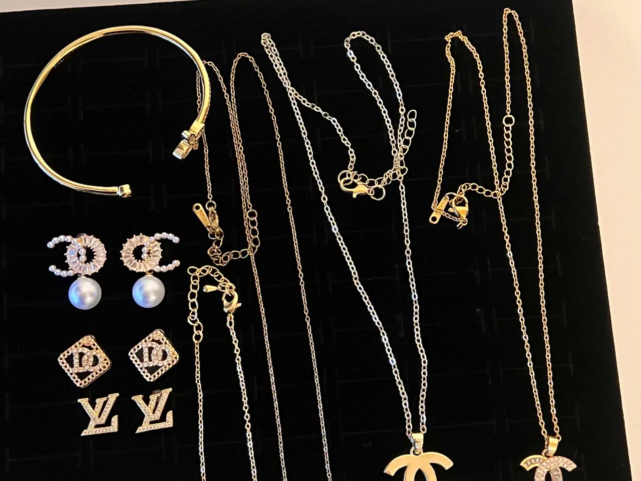 Billede 1 - Forgyldte smykker. Priser fra 200 kr.