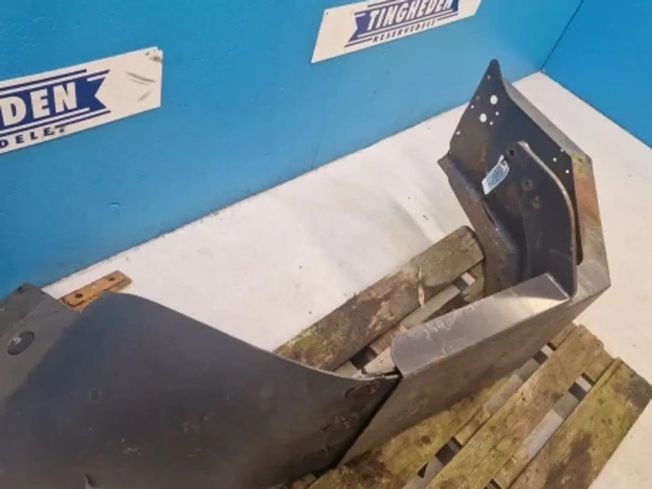 Billede 2 - Case 621D Hjulskærm R.  87438372