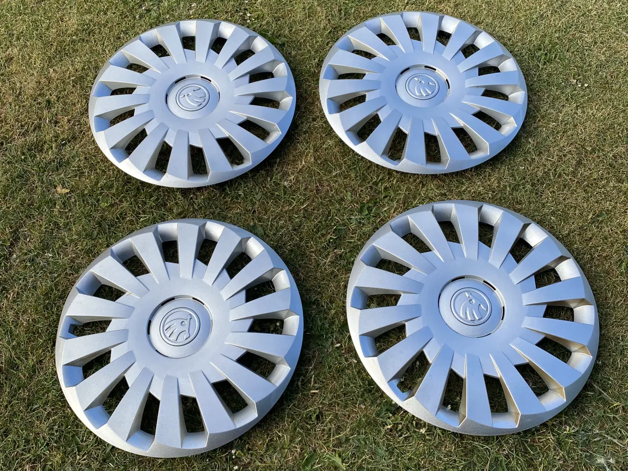 Billede 3 - Vinterdæk på stålfælge + 4 stk original Skoda hjul