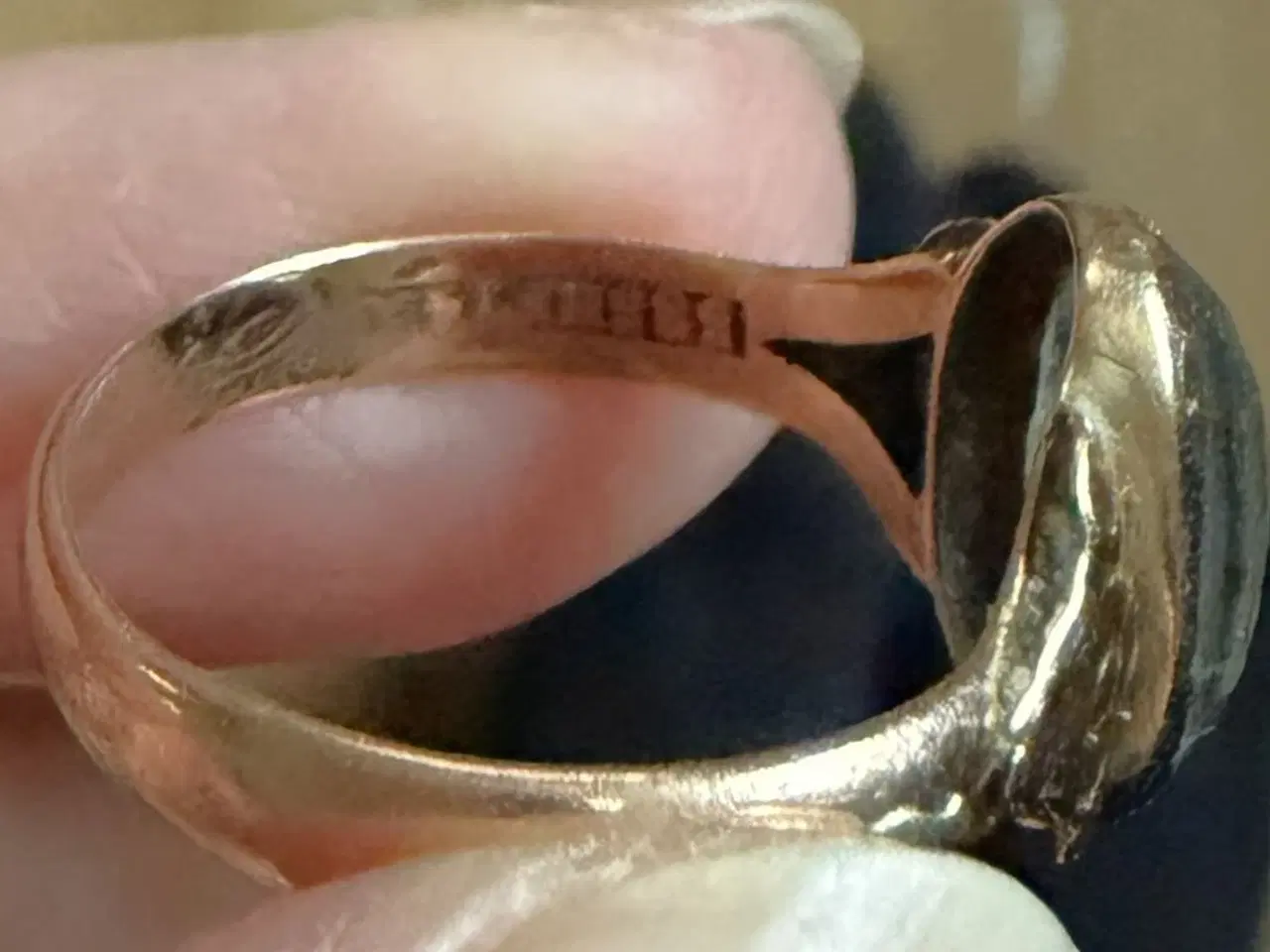 Billede 6 - Guldring i 14 karat med sten